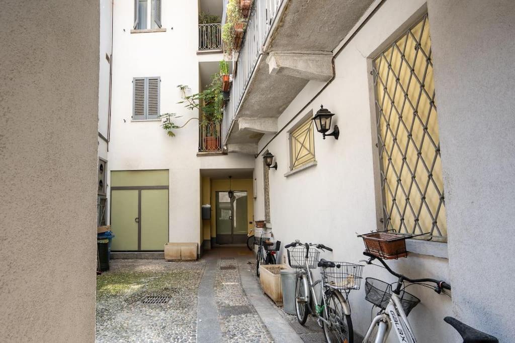 Alloggio Del 1400 Nel Cuore Del Centro Storico A 2 Min Dal Porto E Con 2 Bici Gratuite Côme Extérieur photo