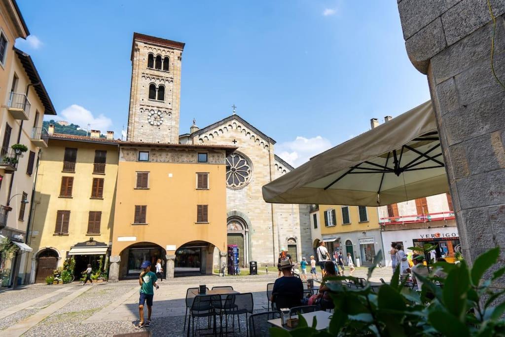 Alloggio Del 1400 Nel Cuore Del Centro Storico A 2 Min Dal Porto E Con 2 Bici Gratuite Côme Extérieur photo
