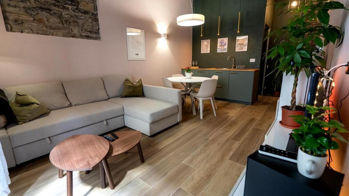 Alloggio Del 1400 Nel Cuore Del Centro Storico A 2 Min Dal Porto E Con 2 Bici Gratuite Côme Extérieur photo